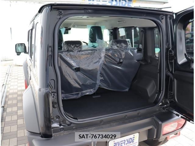 Suzuki JIMNY 2025-11 8413036-6