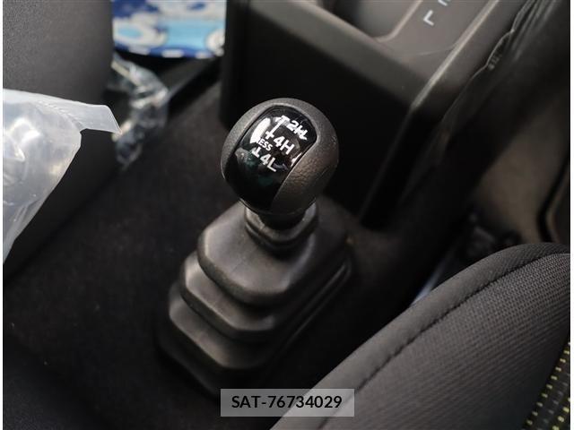 Suzuki JIMNY 2025-11 8413036-13