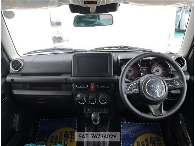 Suzuki JIMNY 2025-11 8413036-1