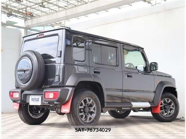 Suzuki JIMNY 2025-11 8413036-23