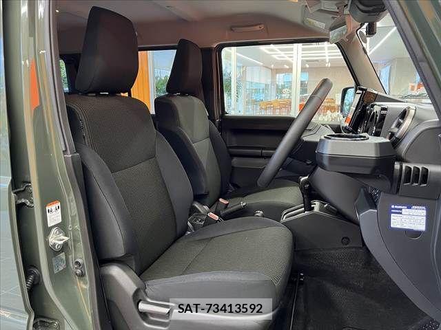 Suzuki JIMNY 2025-04 8413038-15