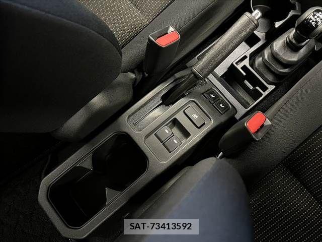 Suzuki JIMNY 2025-04 8413038-25