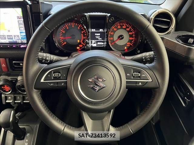 Suzuki JIMNY 2025-04 8413038-26