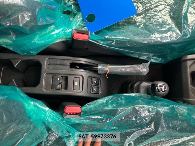 Suzuki JIMNY 2025-10 8659687-17