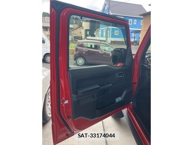 Suzuki JIMNY 2025-10 8829678-13