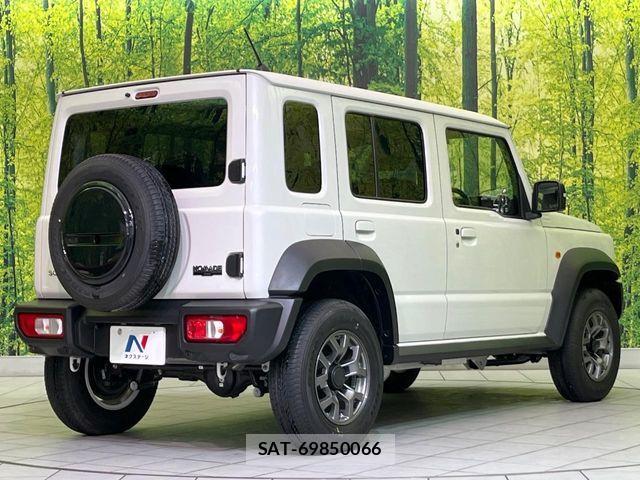 Suzuki JIMNY 2025-06 6815479-16