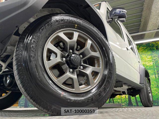 Suzuki JIMNY 2025-07 8230483-12