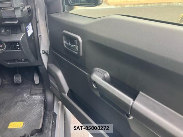 Suzuki JIMNY SIERRA 2022-02 7617385-11