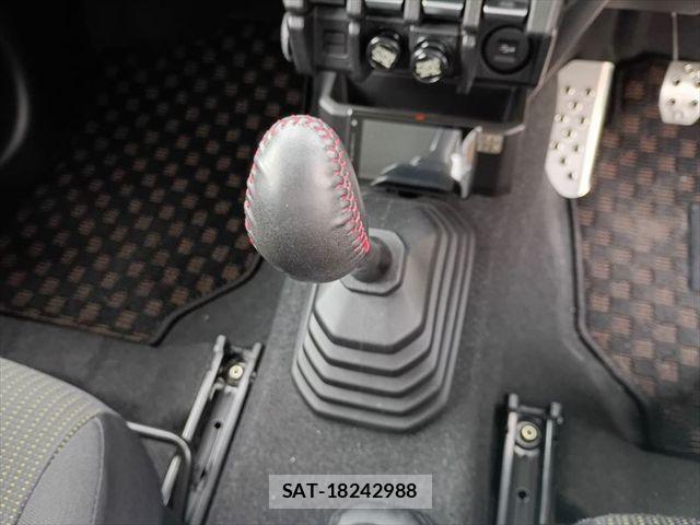 Suzuki JIMNY SIERRA 2018-09 7617388-21