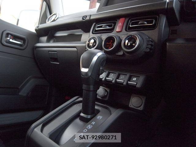 Suzuki JIMNY SIERRA 2026-06 7786064-16