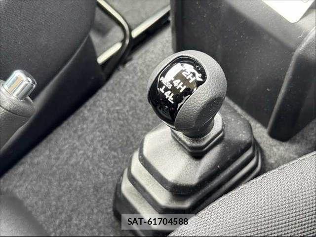 Suzuki JIMNY SIERRA 2026-06 8036199-21