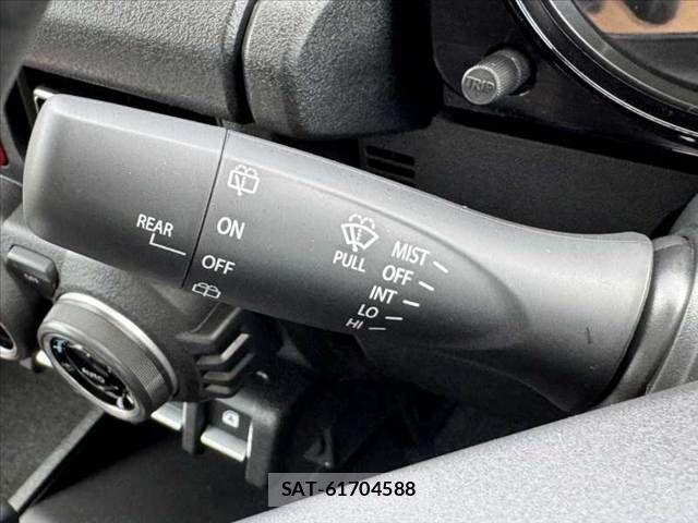 Suzuki JIMNY SIERRA 2026-06 8036199-23