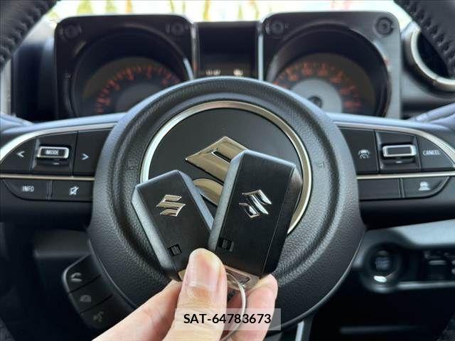Suzuki JIMNY SIERRA 2026-08 8413047-5