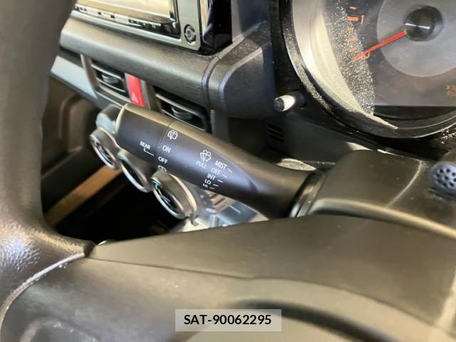 Suzuki JIMNY SIERRA 2018-07 8880297-17