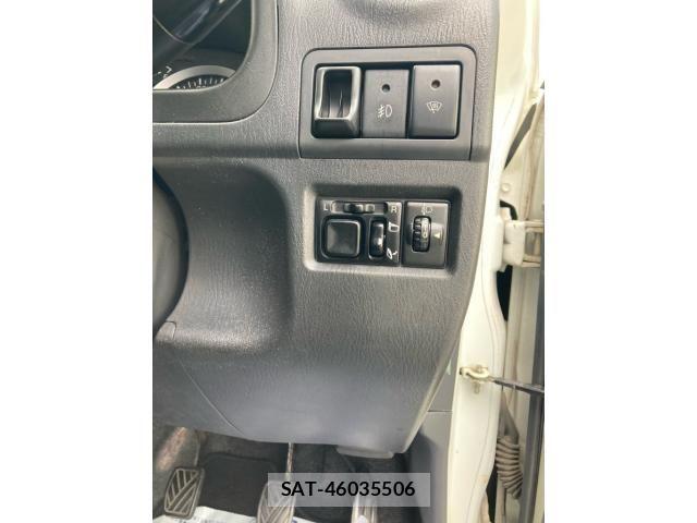 Suzuki JIMNY SIERRA 2010-08 8880298-16