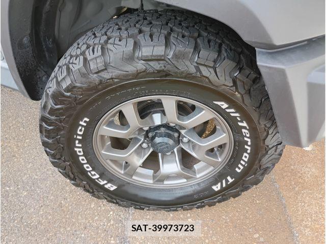 Suzuki JIMNY SIERRA 2024-02 8880292-3