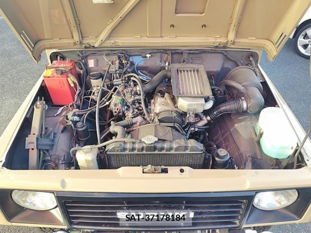 Suzuki JIMNY 1993-01 4639380-17