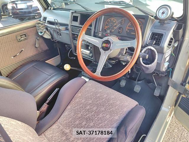 Suzuki JIMNY 1993-01 4639380-19