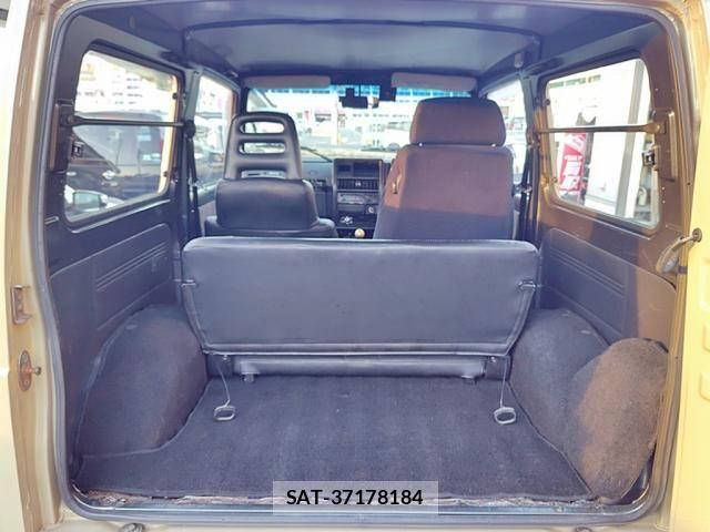 Suzuki JIMNY 1993-01 4639380-29