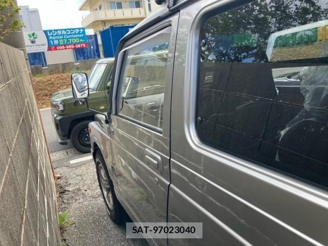 Suzuki JIMNY 1995-01 8230494-13