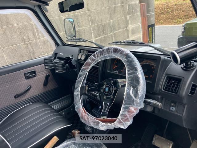Suzuki JIMNY 1995-01 8230494-15