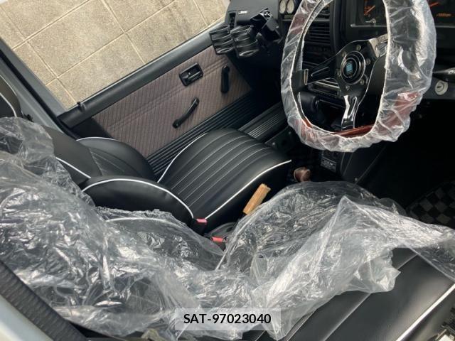 Suzuki JIMNY 1995-01 8230494-16