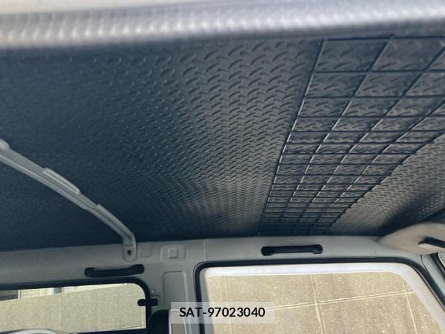 Suzuki JIMNY 1995-01 8230494-17