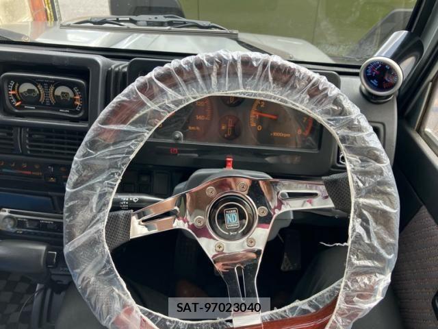 Suzuki JIMNY 1995-01 8230494-20