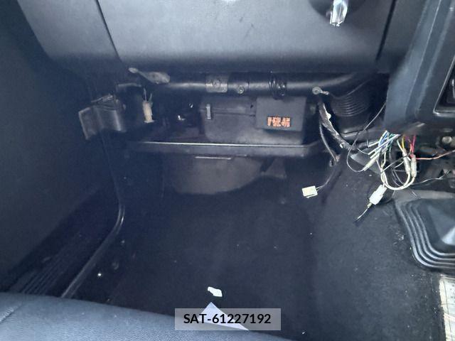 Suzuki JIMNY 1993-01 8666328-13