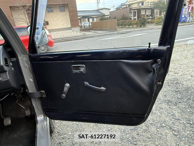 Suzuki JIMNY 1993-01 8666328-15
