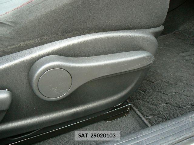 Nissan JUKE 2011-01 1222157-14