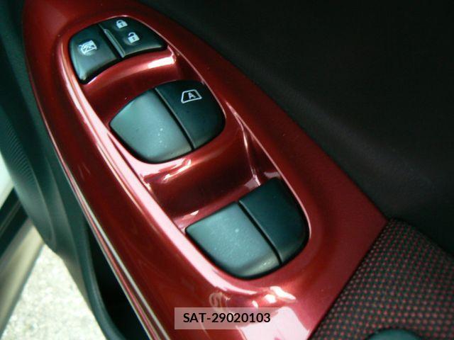 Nissan JUKE 2011-01 1222157-15