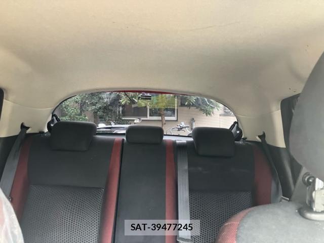 Nissan JUKE 2010-10 1281893-12