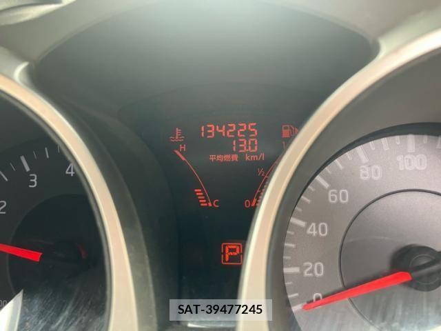 Nissan JUKE 2010-10 1281893-18
