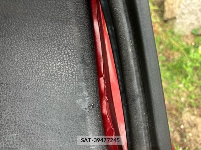 Nissan JUKE 2010-10 1281893-27