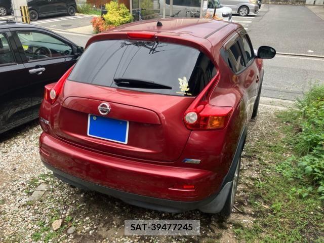 Nissan JUKE 2010-10 1281893-2