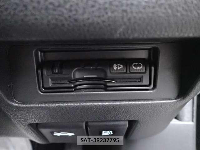 Nissan JUKE 2012-09 5870183-16