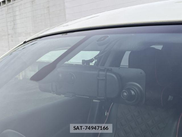Nissan JUKE 2010-11 5870187-11