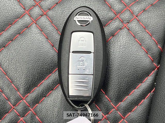 Nissan JUKE 2010-11 5870187-23