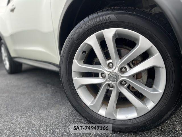 Nissan JUKE 2010-11 5870187-26