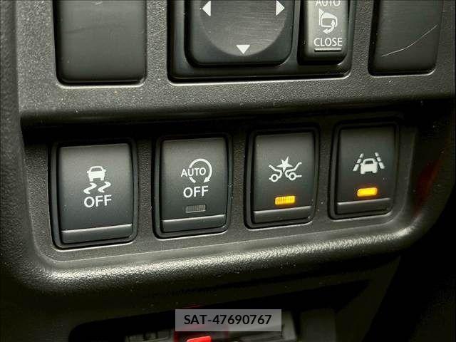 Nissan JUKE 2017-06 6002167-23