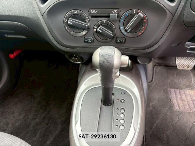 Nissan JUKE 2012-01 6135266-16