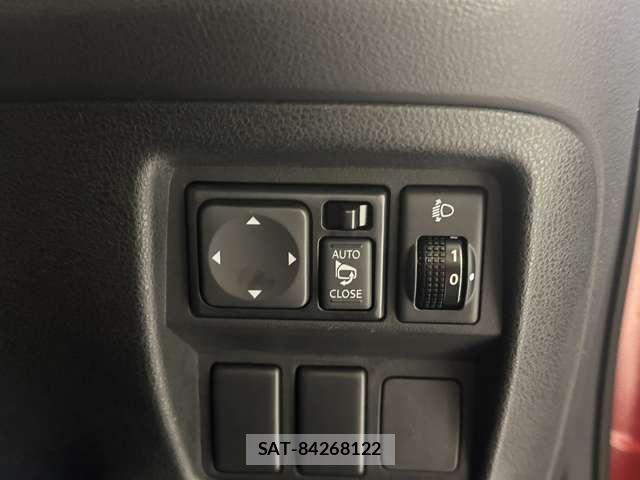 Nissan JUKE 2013-03 6498948-13