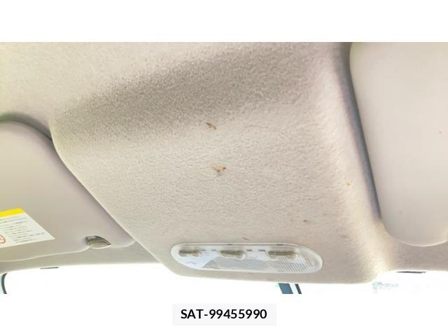 Nissan JUKE 2011-05 6498999-17