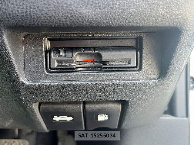 Nissan JUKE 2013-01 6676520-15
