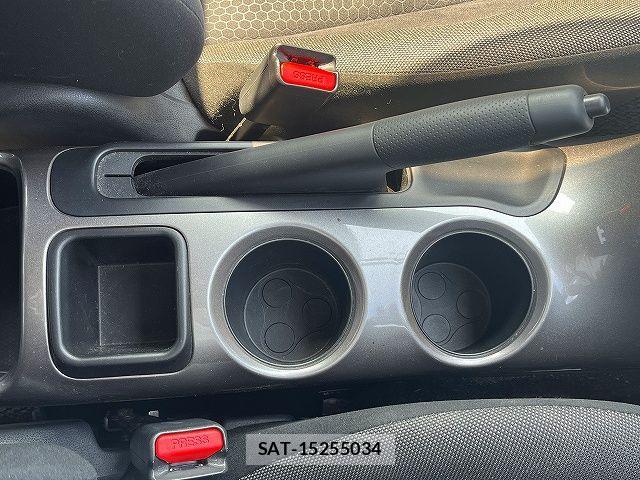 Nissan JUKE 2013-01 6676520-17