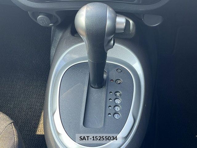 Nissan JUKE 2013-01 6676520-19