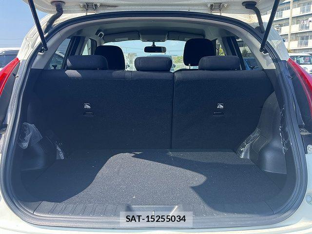 Nissan JUKE 2013-01 6676520-20