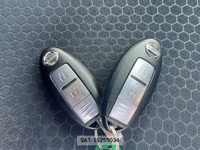 Nissan JUKE 2013-01 6676520-25