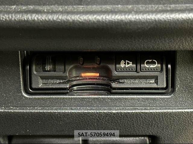 Nissan JUKE 2016-12 6815503-14
